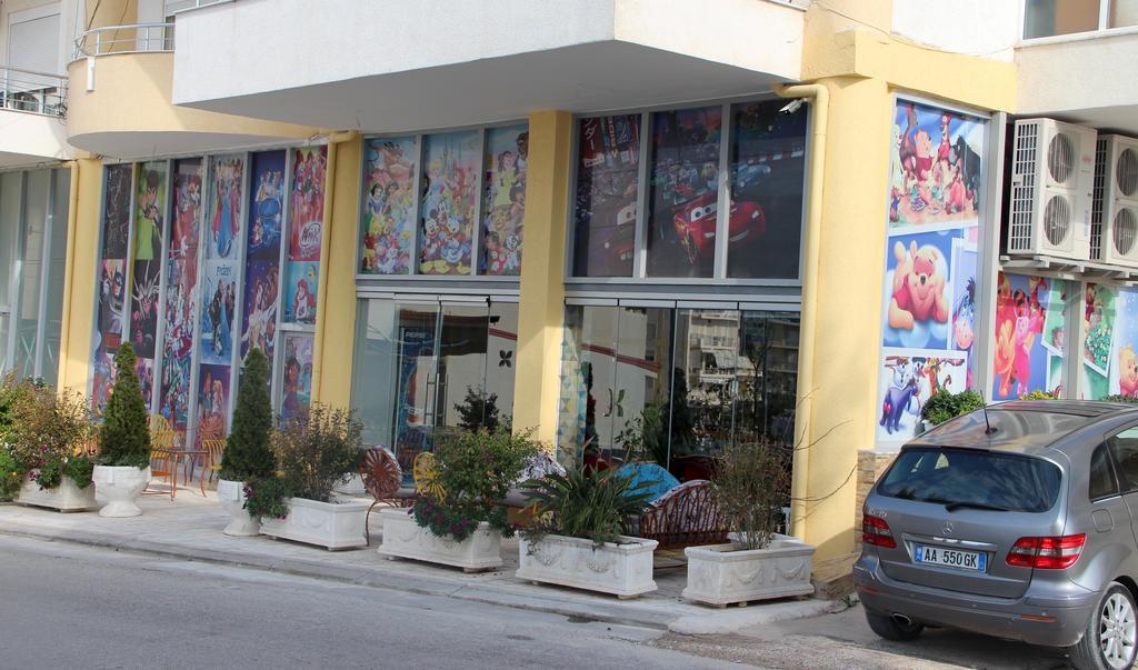Kristi Apartments Sarandë Esterno foto