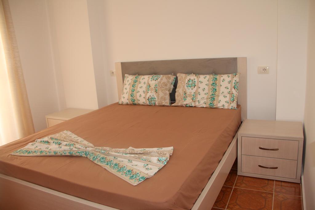 Kristi Apartments Sarandë Esterno foto