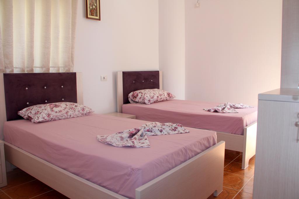 Kristi Apartments Sarandë Esterno foto
